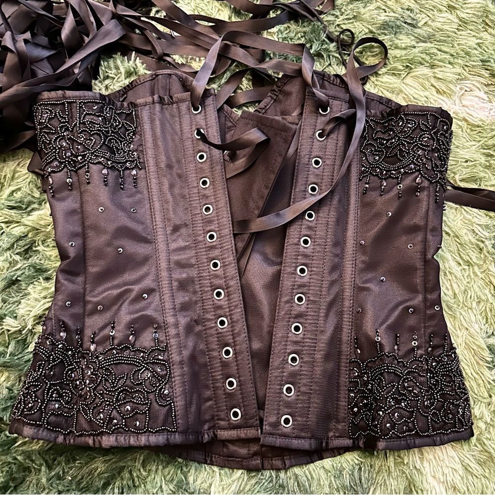 Chic Black Beaded Corset - Picture 2 of 6